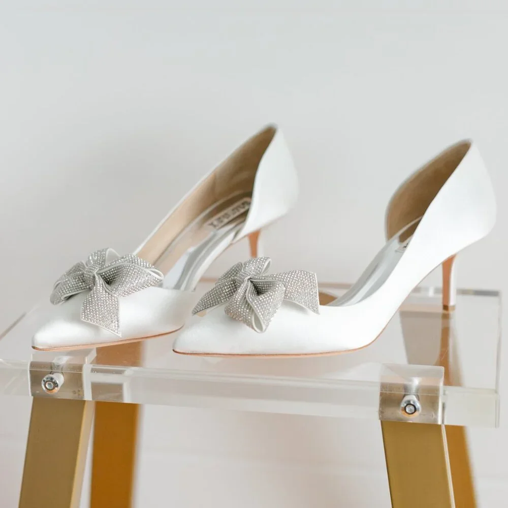 Badgley Mischka Meilani White Satin 7 Women's Classic Bridal Heels Bow Kitten - Picture 7 of 15